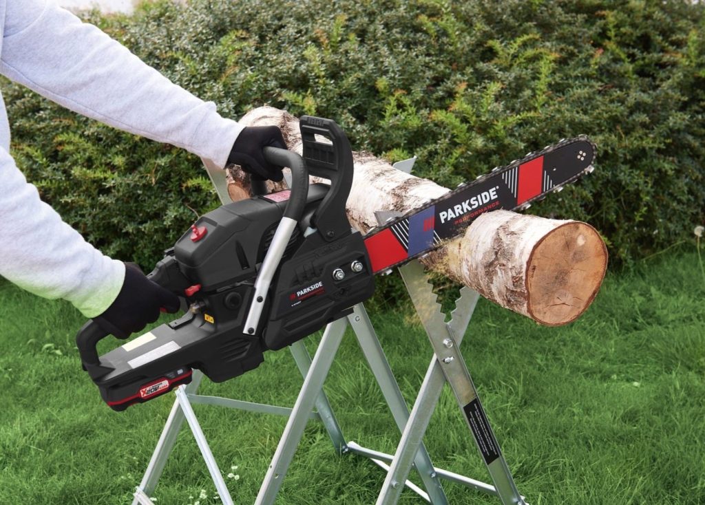 Découvrez la révolution automnale : la tronçonneuse à essence Lidl avec démarrage électrique pour un entretien facile à petit prix !