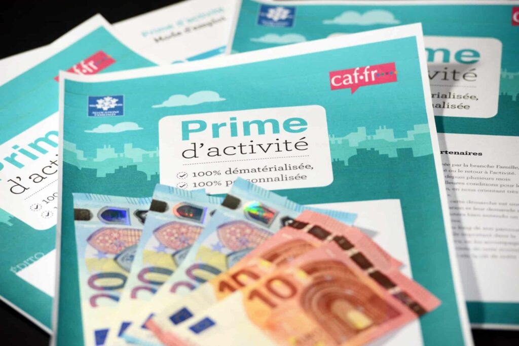 Découvrez combien la CAF versera pour un salaire de 1800 euros en novembre 2025 !